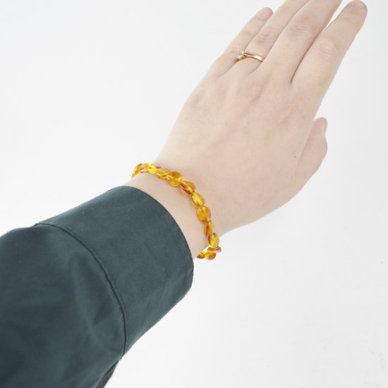 Cognac polished amber bracelet olive
