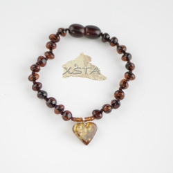 Cherry baroque bead bracelet with green heart Cherry baroque bead bracelet with green heart