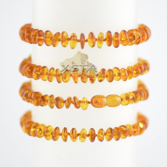 Cognac clat beads bracelet with knots and clasp