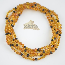 Cognac baroque beads necklace with raw cherry beads Cognac baroque beads necklace with raw cherry beads