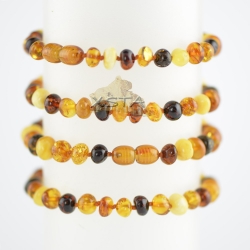 Multicolored beads bracelet with knots and clasp