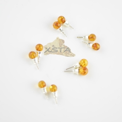 Round stud earrings light cognac