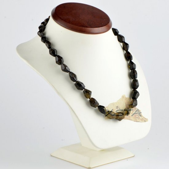Dark green classic style amber beads necklace