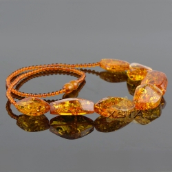 Cognac classic shape bead necklace with round beads