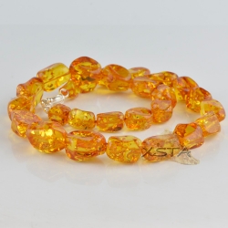 Massive classic style cognac bead necklace