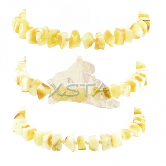 Polished amber bracelet with screw clasp Polished amber bracelet with screw clasp